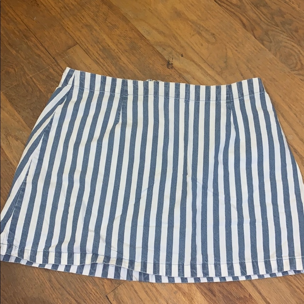 Basically new Blue & white striped mini skirt f21